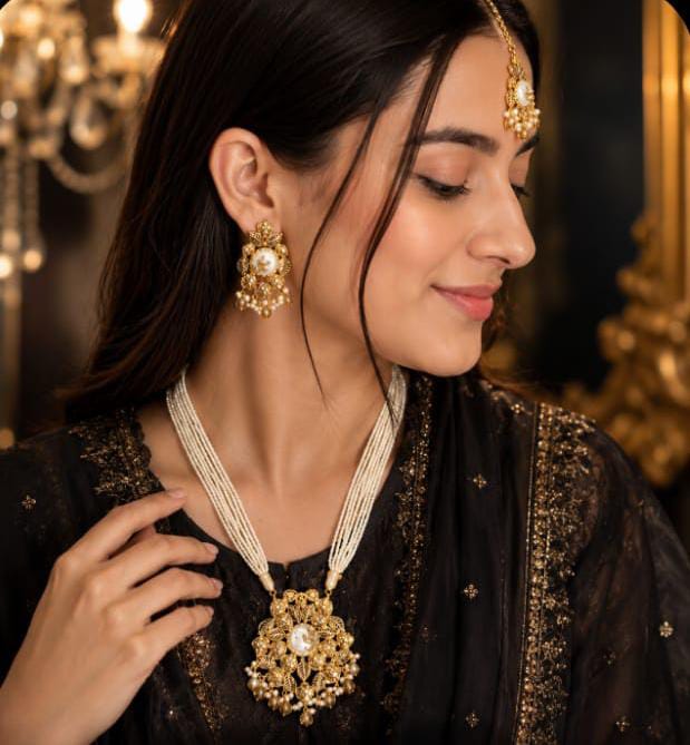 Elegant Pearl & Gold Floral Jewelry Set
